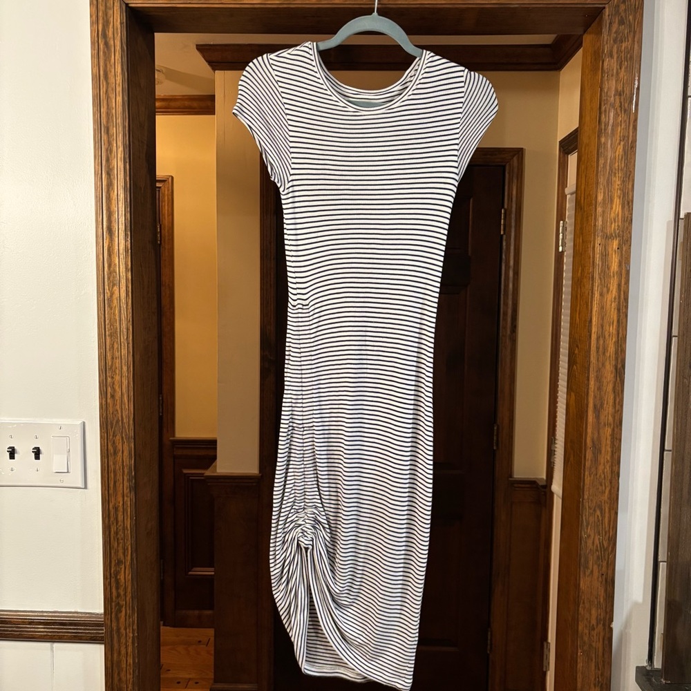 Club monaco- XS- stretchy Striped Black and White Dress